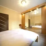 شقة Three Bedroom - Next To St Peters Church *