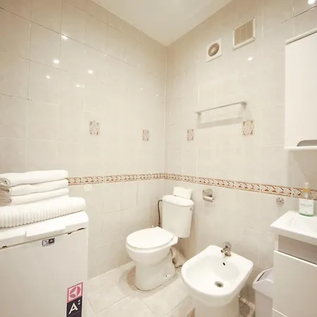 Three Bedroom Old Town Apartment *