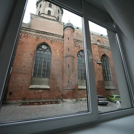 Three Bedroom Old Town Apartment *