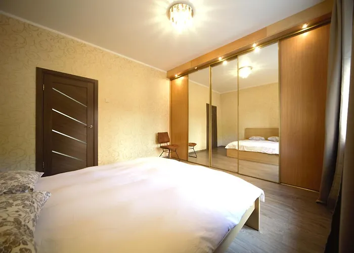 Dzīvoklis Three Bedroom - Next To St Peters Church *