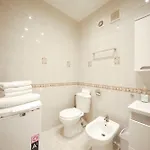 Three Bedroom - Next To St Peters Church Apartamento *