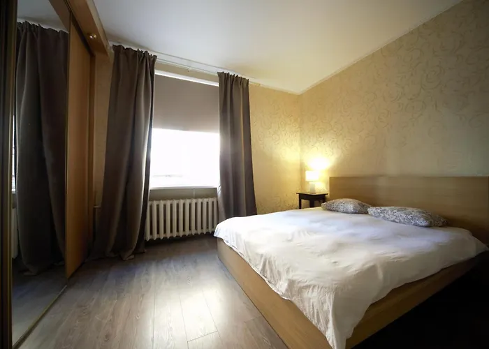 Three Bedroom - Next To St Peters Church *